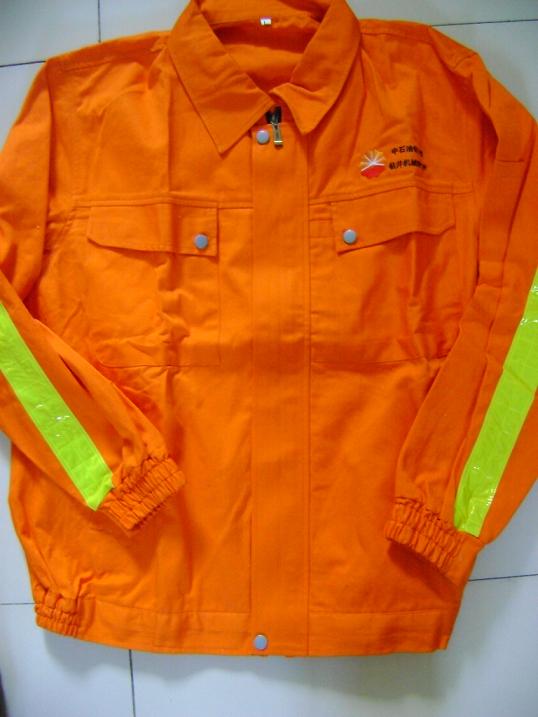 供應(yīng)專業(yè)定做羽絨服工廠現(xiàn)貨工作服廠家外貿(mào)工程服制作廠家
