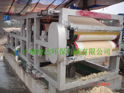 供應(yīng)帶式壓濾機(jī)，綠達(dá)機(jī)械公司專業(yè)的壓濾機(jī)制造廠