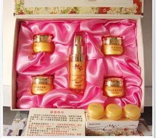 雪兒四合一 祛斑zp雪兒護膚品 雪兒白里透紅化妝品