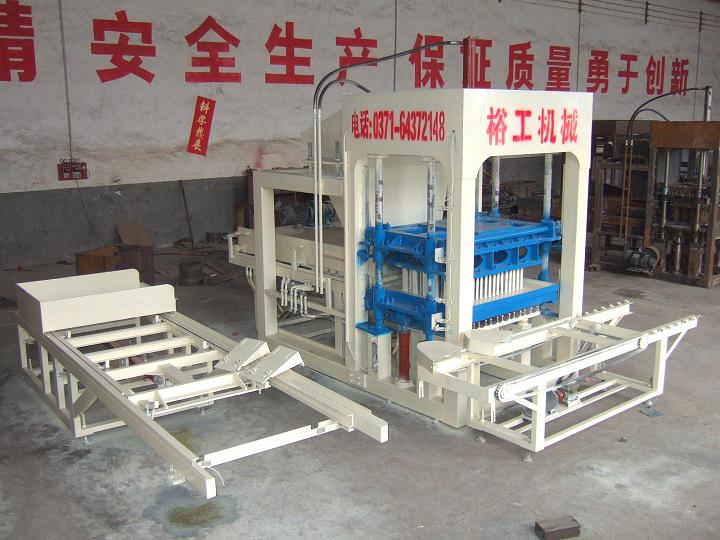 榆林大型混凝土砌塊機多少錢砌塊機{sx}裕工