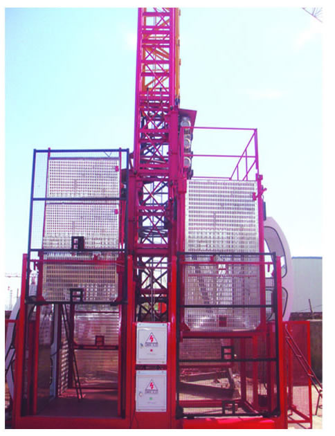 專業(yè)生產(chǎn)施工升降機、塔機標準節(jié)-濟南東德建筑機械