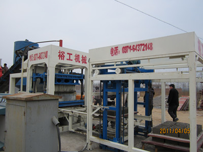 六盤水空心砌塊機模具型號，空心砌塊機河南裕工供應GY