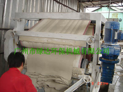 供應(yīng)刮泥機(jī)，購買刮泥機(jī)認(rèn)準(zhǔn)綠達(dá)牌