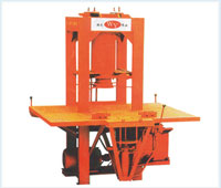 衛(wèi)東彩磚液壓制磚機(jī),塑料彩磚液壓制磚機(jī)