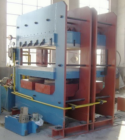 315T{wn}液壓機(jī)，63T{wn}液壓機(jī)，就找鄭州吉誠專業(yè)生產(chǎn)廠家