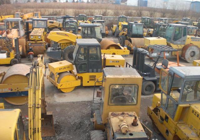 安丘哪里有舊壓路機賣Ξ二手18噸壓路機價格各領(lǐng)風(fēng)騷