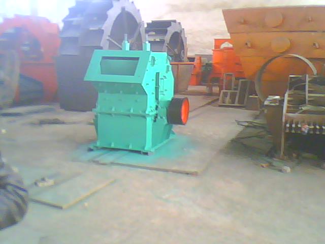 內(nèi)蒙黑龍江破碎機(jī)制砂機(jī)廣西碎石機(jī)河卵石專用碎石機(jī)制沙機(jī)