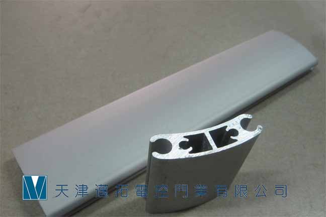 自動(dòng)感應(yīng)門邁拓制作工業(yè)快速門抗風(fēng)肋骨，高速門肋骨工業(yè)提升門