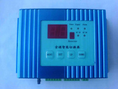 控制兩臺空調(diào)運轉(zhuǎn)，空調(diào)的溫度會隨著機房溫度的變化而變化
