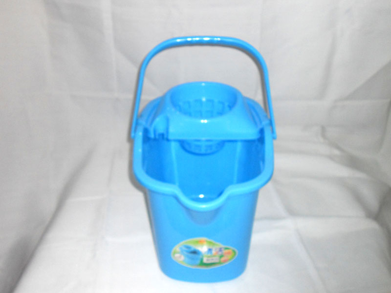 開模制作冷水壺，塑膠冷水壺，深圳四馬供應(yīng)塑膠家居用品
