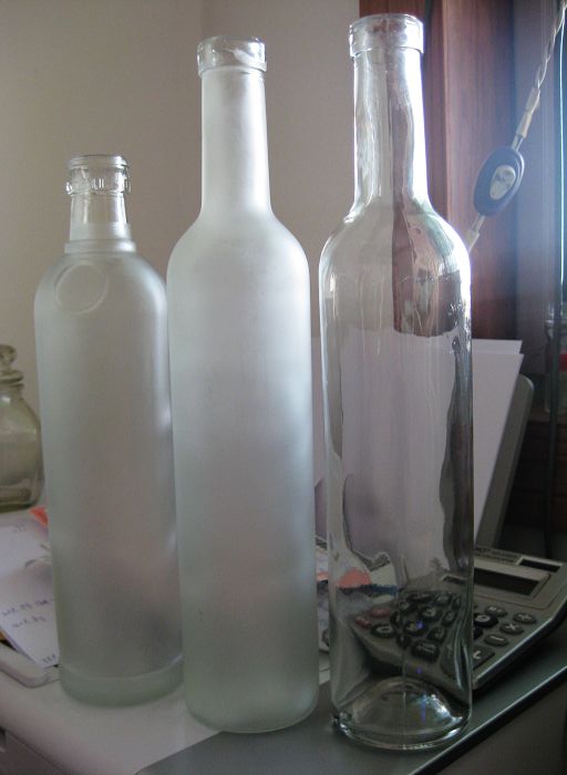 出售玻璃瓶蓋，高白料酒瓶，水晶玻璃瓶，膠襄玻璃瓶，保健酒瓶