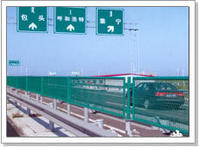 鐵路護(hù)欄網(wǎng)，體育場(chǎng)護(hù)欄網(wǎng) 煒澤網(wǎng)欄