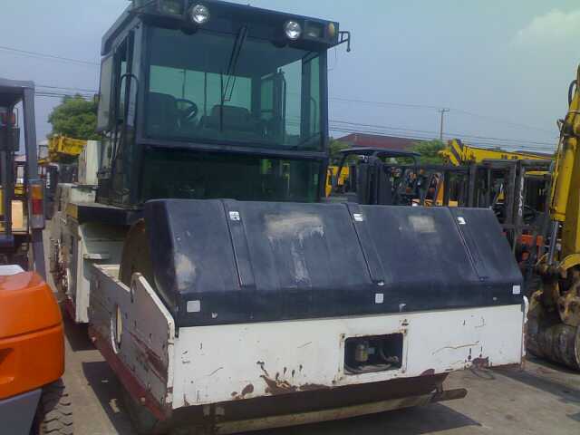 鄒城膠輪2手壓路機(jī)價(jià)格,,,二手輪胎壓路機(jī)虎躍龍騰