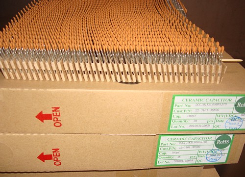 東莞供應滌綸電容器104/100V ,+-5%   編帶  聚脂薄膜電容器