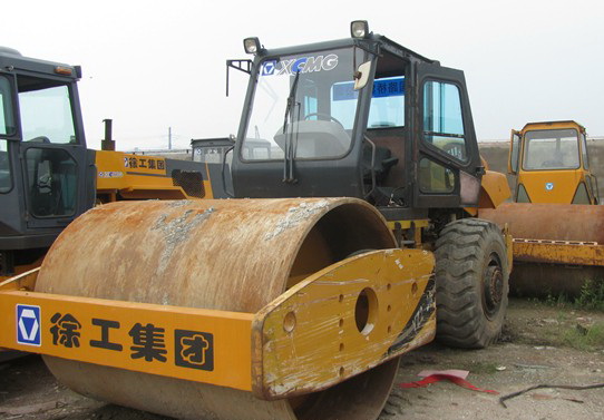文登2手車壓路機(jī)市場(chǎng)——二手壓路機(jī)銷售網(wǎng)錦上添花