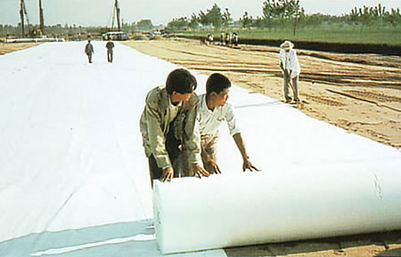 泰安瑞亨供應國標短纖非針刺土工布，優質土工布瑞亨建材廠家供應