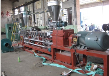 化工機(jī)械,雙螺桿填充母料機(jī),化工機(jī)械1,填充母料機(jī),填充母料機(jī),萊州市江源機(jī)械常年供填充母料機(jī),