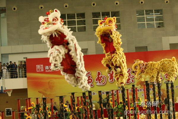 廣州醒獅隊(duì)，大型舞龍