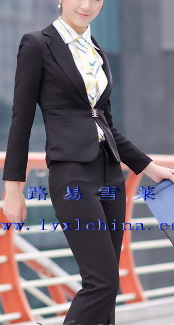 北京|職業(yè)裝廠家|職業(yè)裝量體訂購(gòu)|量體職業(yè)裝加工|路易雪萊職業(yè)裝廠家|
