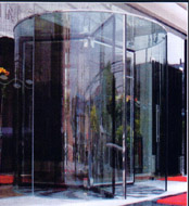 淄博多瑪四翼展臺式自動旋轉(zhuǎn)門專業(yè)安裝，青島鑫凱達(dá)門控
