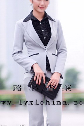 北京|西服加工廠(路易雪萊)|西服量體制作|便宜西服選路易雪萊|北京路易雪萊西服生產(chǎn)廠|