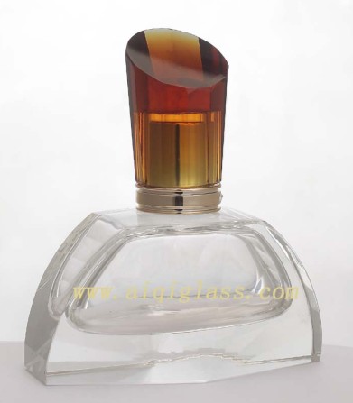 供應廣州玻璃化妝品瓶：玻璃香薰瓶