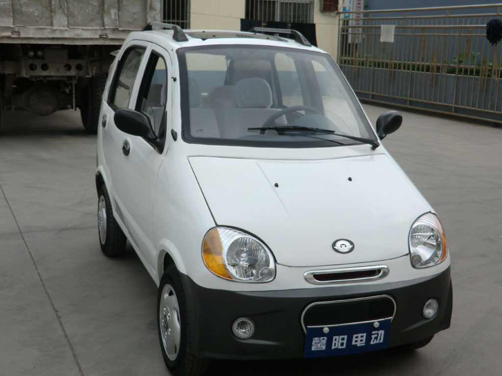 電動(dòng)轎車(chē)/電動(dòng)轎車(chē)價(jià)格/電動(dòng)轎車(chē)專業(yè)制造/就找山東馨陽(yáng)