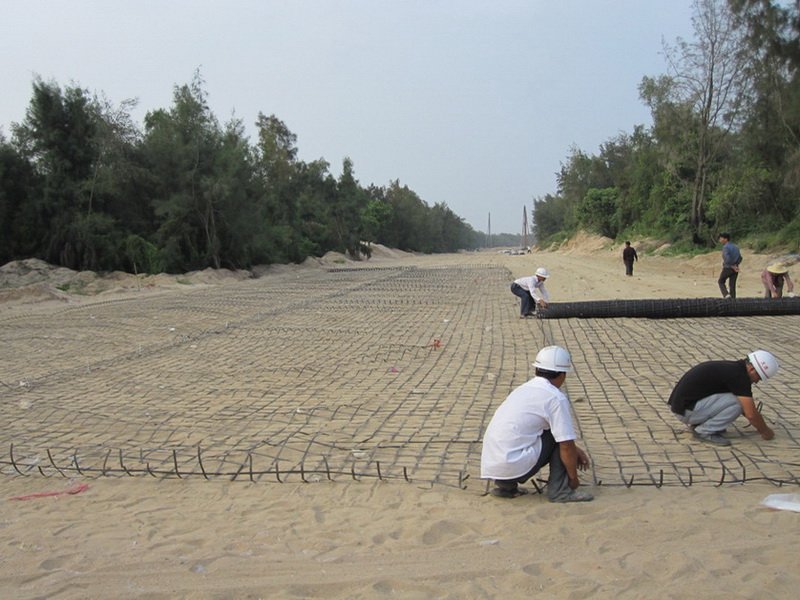 泰安瑞亨钢塑土工格栅优惠供应，钢塑土工格栅，瑞亨生产，信誉质量双保证