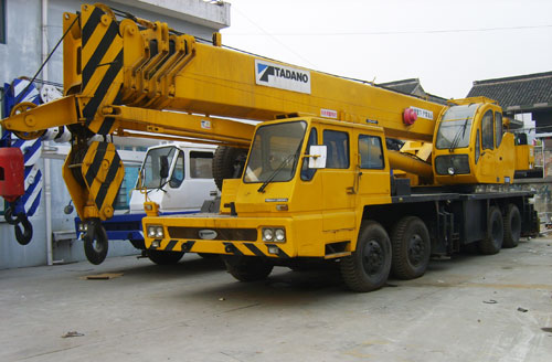 供應(yīng)二手汽車起重機(jī)，二手50噸多田野汽車起重機(jī)