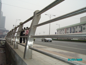 特價(jià)供應(yīng)外復(fù)不銹鋼復(fù)合管，內(nèi)襯不銹鋼復(fù)合管
