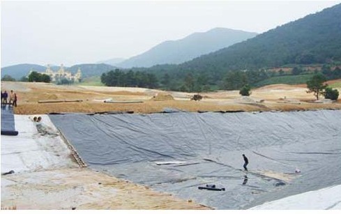  供應赤峰HDPE土工膜價格，赤峰兩布一膜復合土工膜生產制造   公司掛牌上市成功