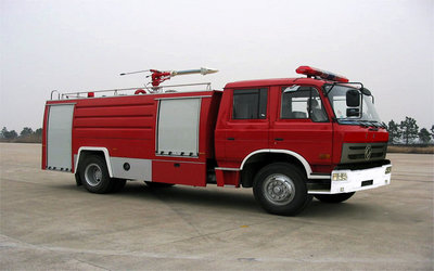 供應(yīng)東風(fēng)平頭泡沫消防車