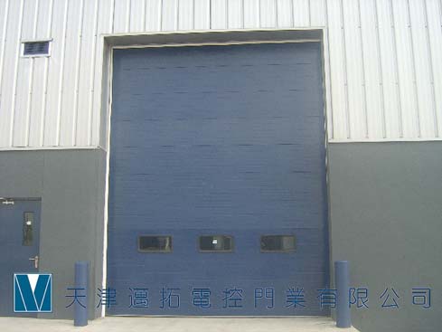 天津快卷門天津優(yōu)質(zhì)工業(yè)提升門,天津工業(yè)保溫門，天津工業(yè)翻板門天津自動(dòng)感應(yīng)門