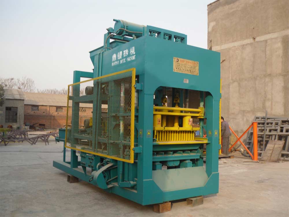 DM10-15全自動(dòng)液壓免燒磚機(jī)，鼎鏝空心磚機(jī)，制磚機(jī)