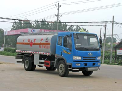 東風小三軸運油車/運油車價格/油罐車/油車