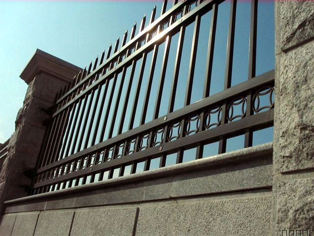 鋅合金型材廠供應(yīng)鋅合金柵欄，鋅合金護(hù)欄，鋅合金圍欄