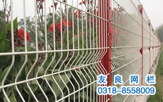 供應(yīng)四川勾花護(hù)欄網(wǎng)，包塑勾花網(wǎng) 河北友良護(hù)欄