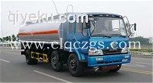 湖北程力解放小三轴油罐车15071658989