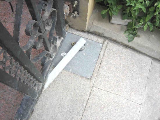 東莞供應：安裝電動鐵花門、保養電動鐵門、維修鐵花電動趟門
