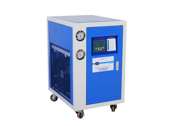 小型工業冷水機