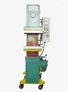 315T{wn}液壓機(jī) 63T{wn}液壓機(jī) 就找鄭州吉誠(chéng)專業(yè)生產(chǎn)廠家