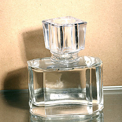 生產(chǎn)玻璃瓶模具，設(shè)計銷售玻璃瓶，大小玻璃方缸，研發(fā)玻璃瓶