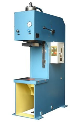 直銷1000T四柱液壓機，鄭州吉誠機械專業(yè)生產(chǎn)質(zhì)量保證 價格優(yōu)惠