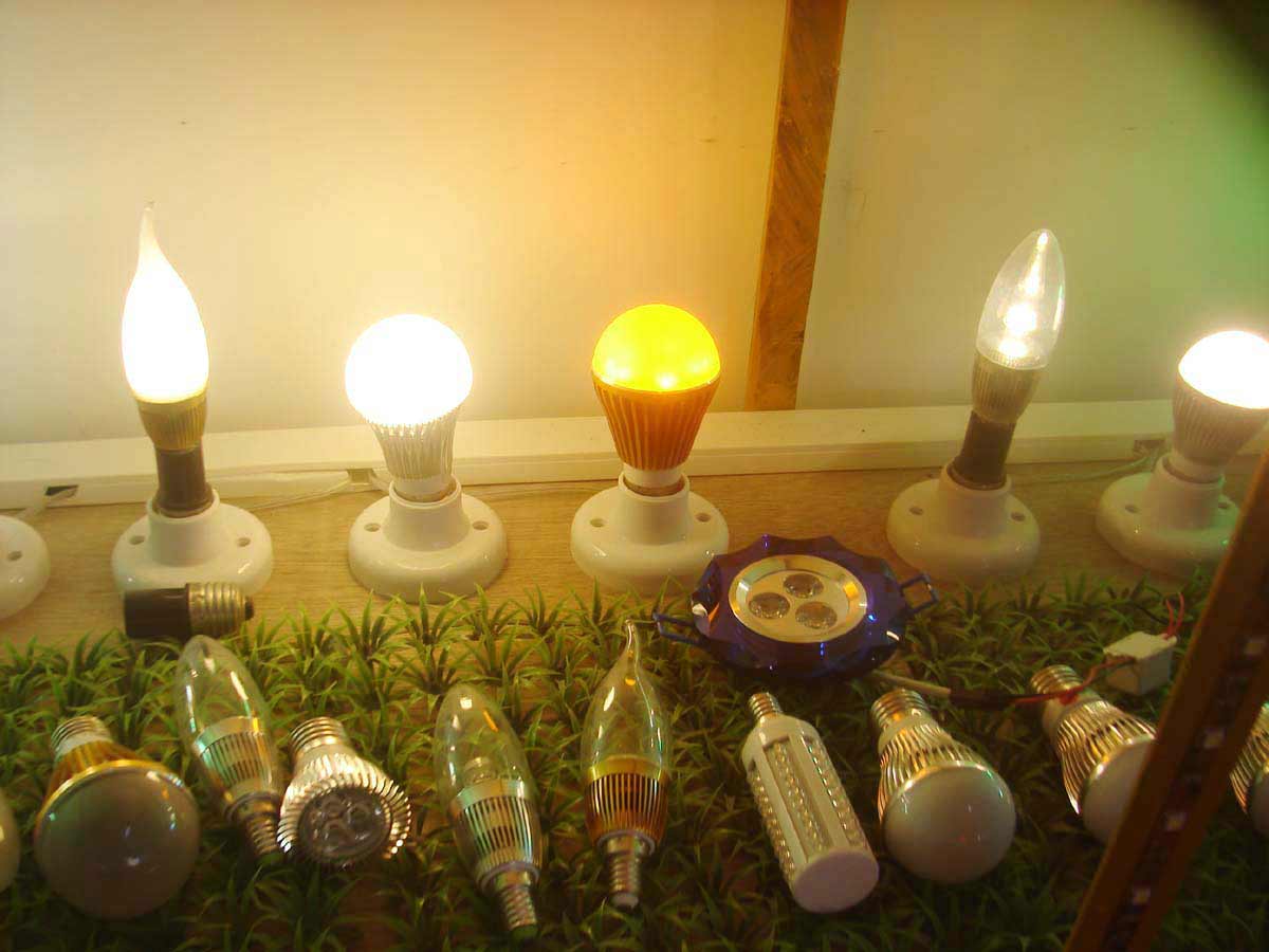 LED球泡燈|照明電器