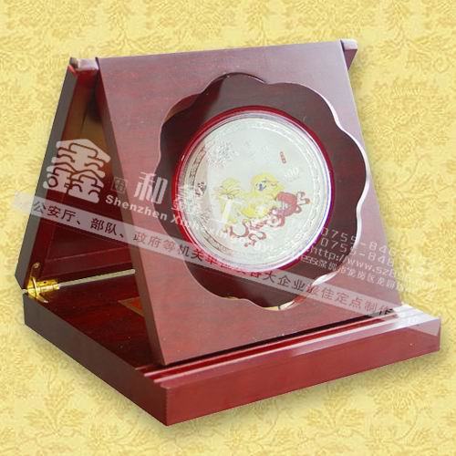 龍崗專業(yè)訂做鍍金紀(jì)念章.套裝紀(jì)念章.移印紀(jì)念章廠商