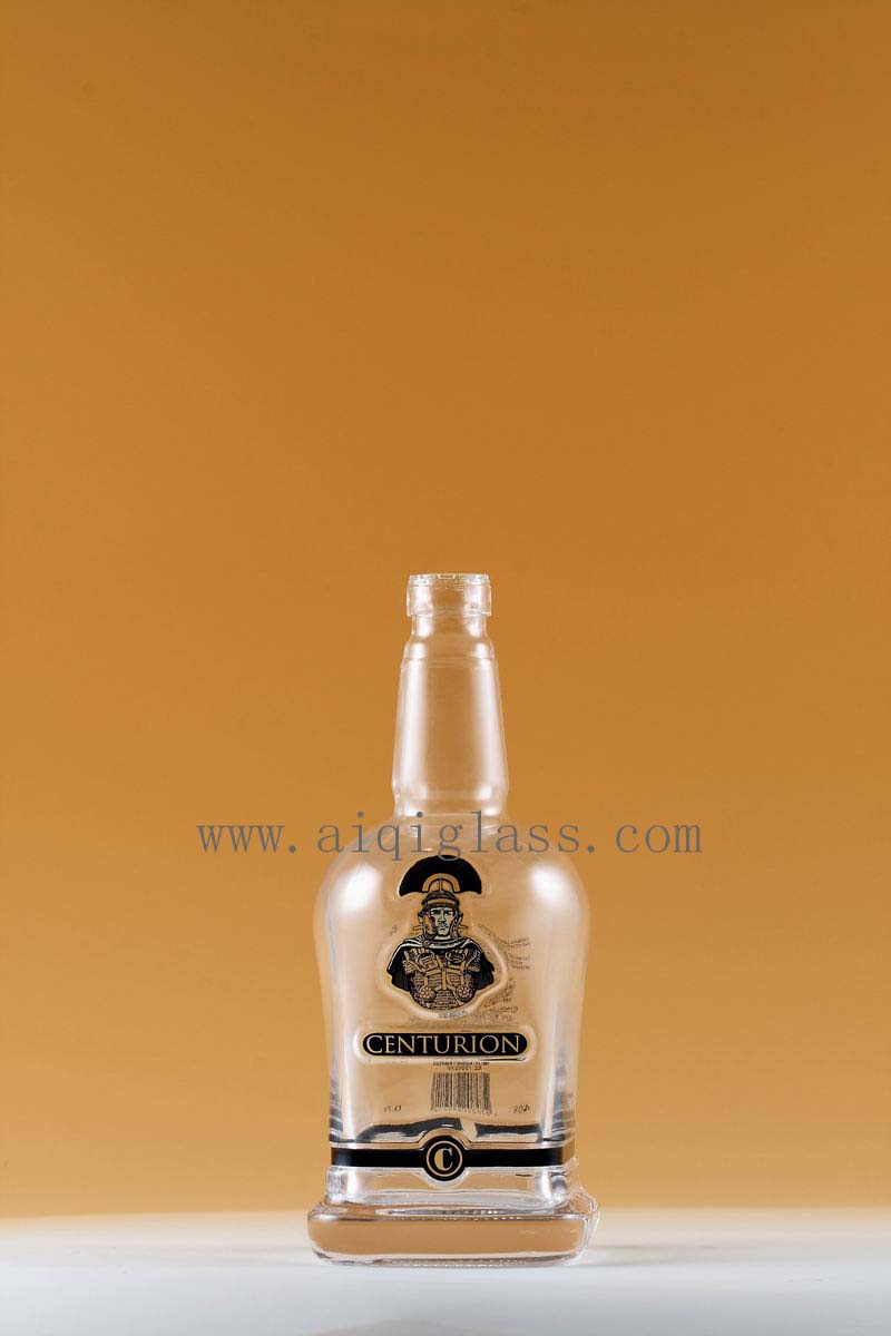 廣州哪里有精白料伏特加酒瓶批發，玻璃酒瓶加工？