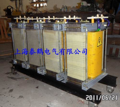 廠家供應交流穩壓器,上海高精度交流穩壓器