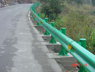 新疆高速公路護欄板