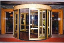 山東鐵板剪板折彎加工，鐵藝雕塑，臺(tái)東步行街雕塑設(shè)計(jì)施工單位青島鑫凱達(dá)