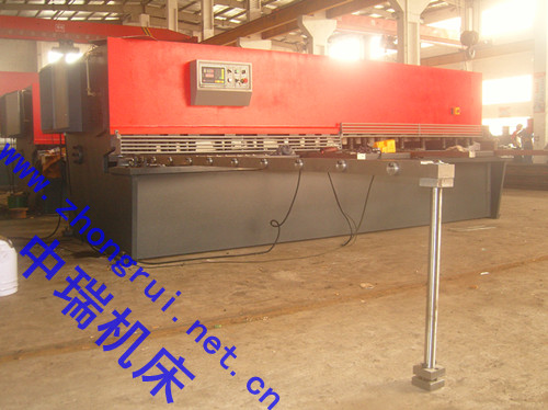 圣誕特價 蓓林牌6x3200液壓剪板機